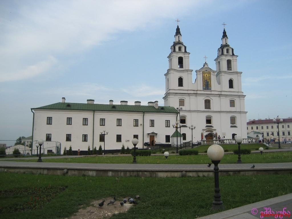 у свіслач глядзіцца менск - мой любімы горад...