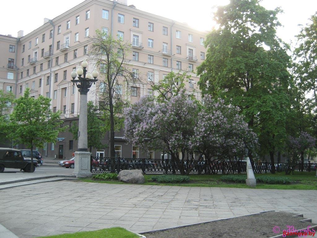 у свіслач глядзіцца менск - мой любімы горад...