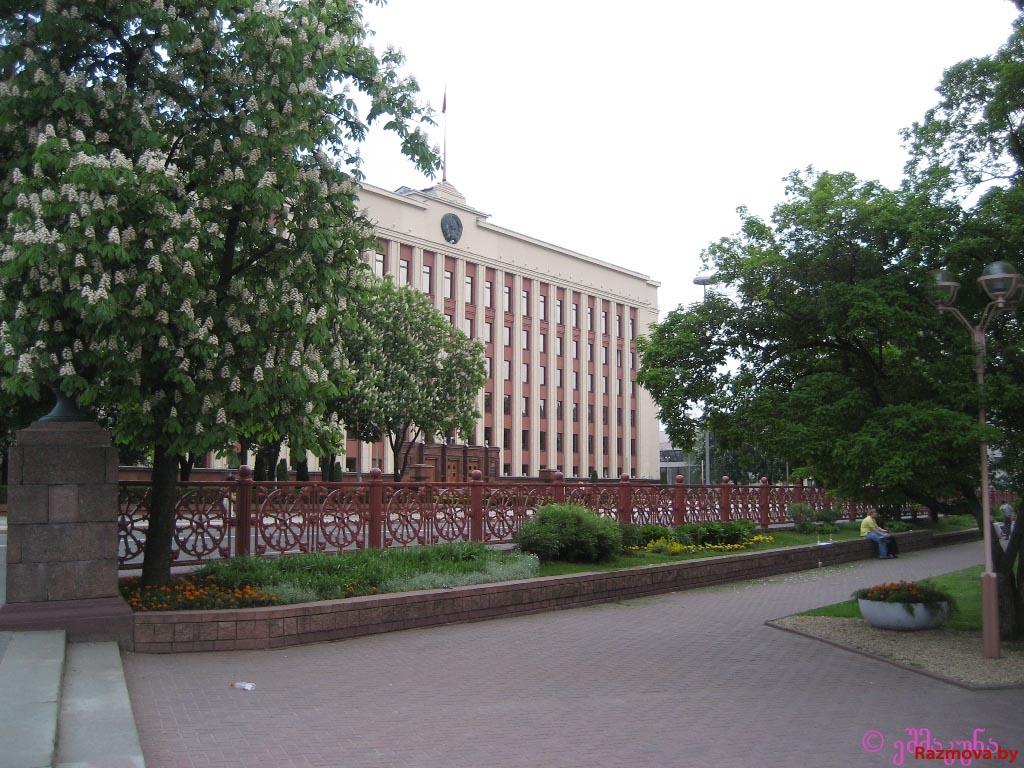 у свіслач глядзіцца менск - мой любімы горад...