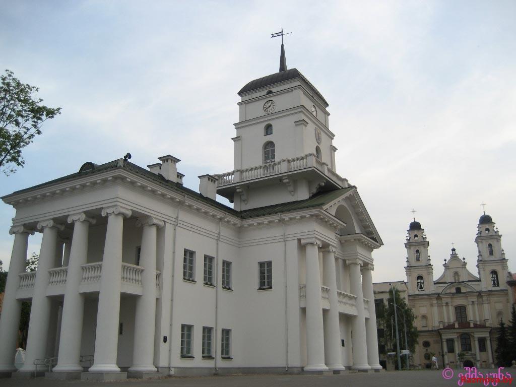 у свіслач глядзіцца менск - мой любімы горад...