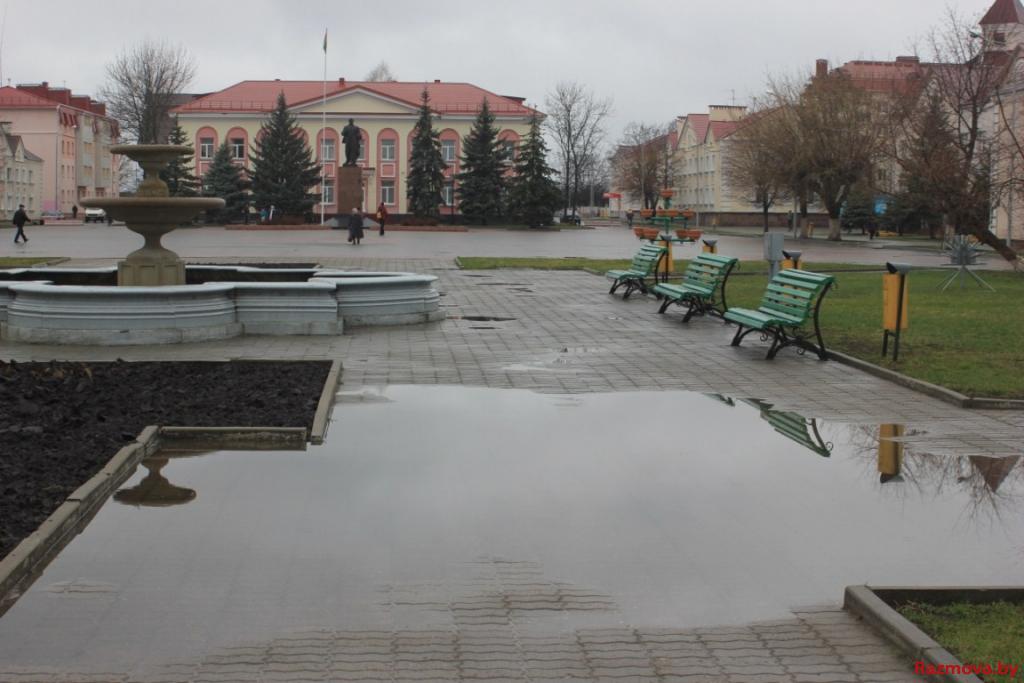 Фантан пакуль не працуе, але вады і так шмат...